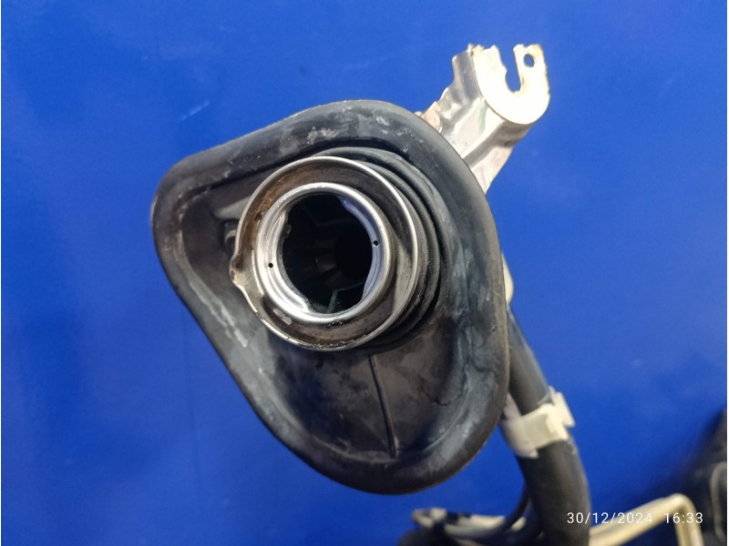 Recambio de deposito combustible para mercedes-benz clase e (w212) lim. 3.0 cdi cat referencia OEM IAM A2124702001  