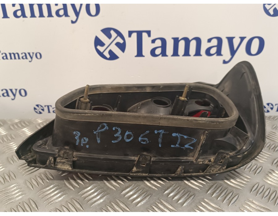 Recambio de piloto trasero izquierdo para peugeot 306 berlina 3/5 puertas (s1) 1.9 diesel referencia OEM IAM   