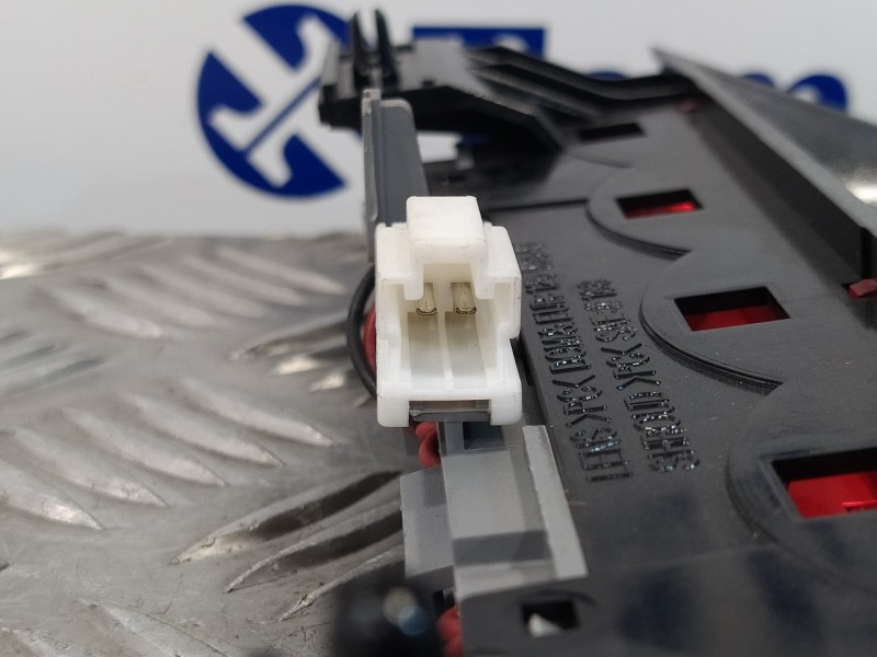 Recambio de luz central de freno para chevrolet lacetti 2.0 diesel cat referencia OEM IAM   