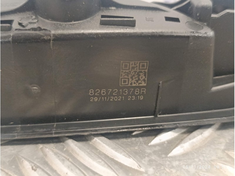 Recambio de maneta interior trasera derecha para renault captur ii 1.3 tce referencia OEM IAM 826721378R  