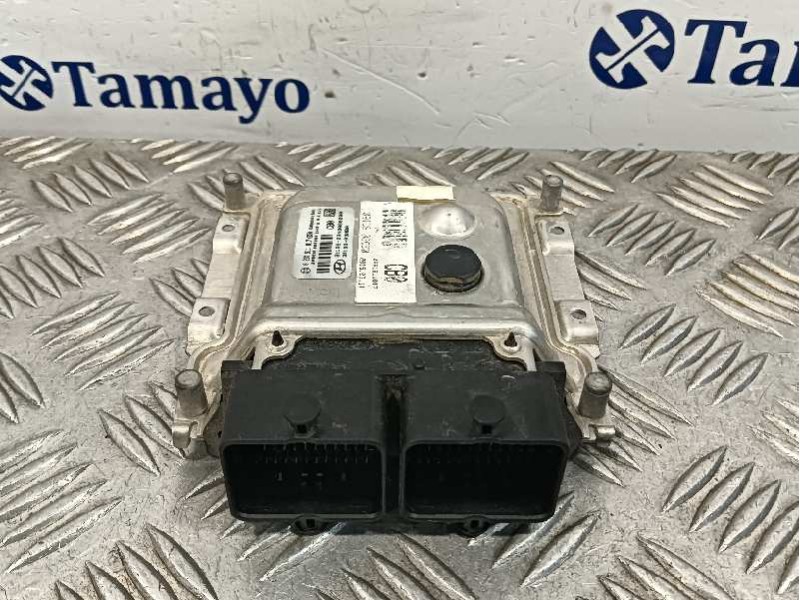 Recambio de centralita motor uce para hyundai i30 (gd) referencia OEM IAM 1038407877 0261S11817 ME17921