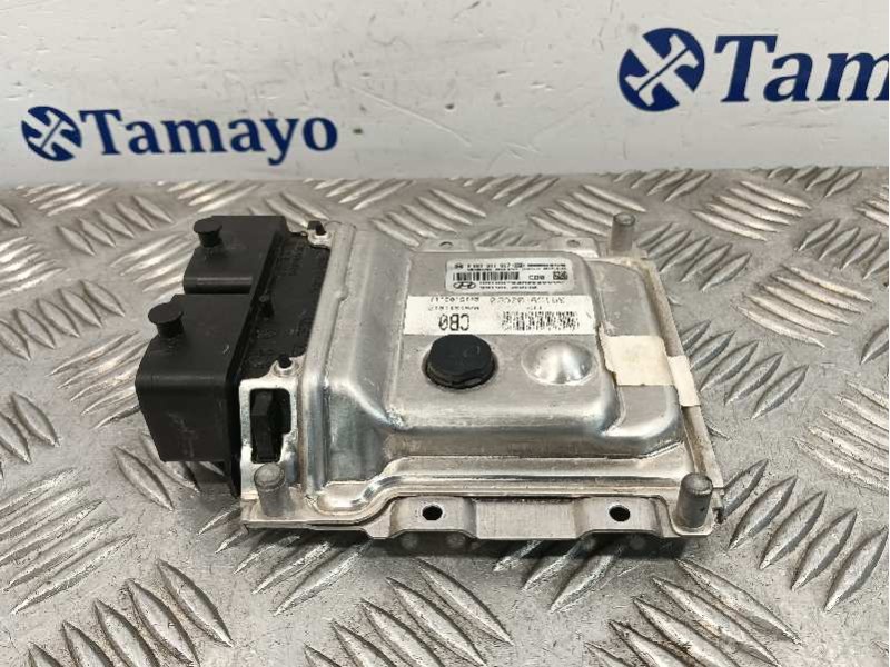 Recambio de centralita motor uce para hyundai i30 (gd) referencia OEM IAM 1038407877 0261S11817 ME17921