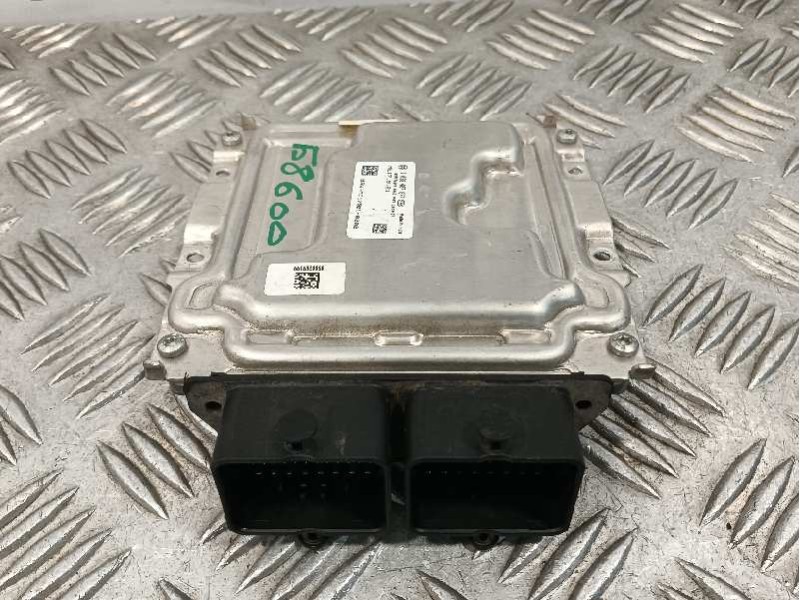 Recambio de centralita motor uce para hyundai i30 (gd) referencia OEM IAM 1038407877 0261S11817 ME17921