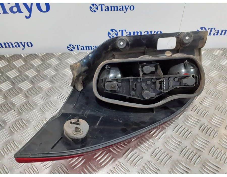 Recambio de piloto trasero derecho para renault laguna ii grandtour (kg0) 2.2 dci turbodiesel referencia OEM IAM 8200002472  