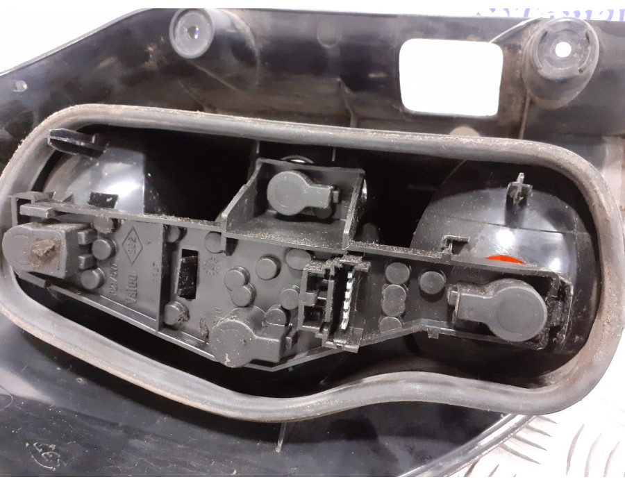 Recambio de piloto trasero derecho para renault laguna ii grandtour (kg0) 2.2 dci turbodiesel referencia OEM IAM 8200002472  