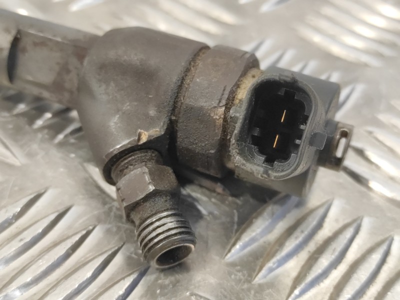 Recambio de inyector para fiat punto berlina (188) 1.9 jtd cat referencia OEM IAM 0445110172  