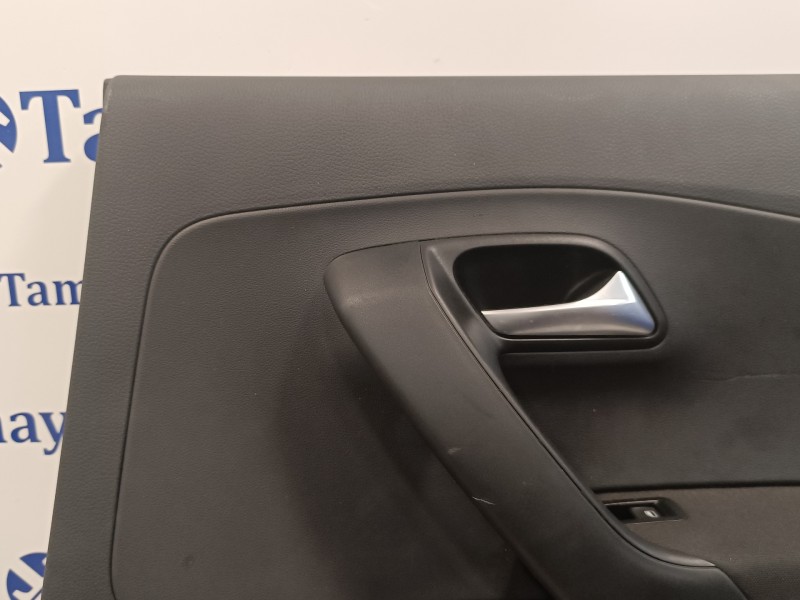 Recambio de guarnecido puerta trasera derecha para volkswagen polo (6c1) 1.0 referencia OEM IAM 6R6867212  