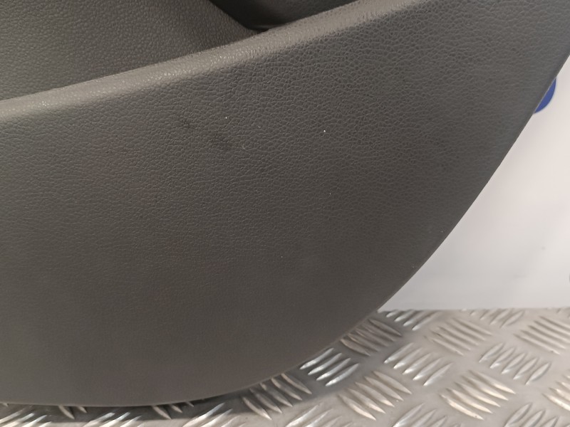 Recambio de guarnecido puerta trasera derecha para volkswagen polo (6c1) 1.0 referencia OEM IAM 6R6867212  