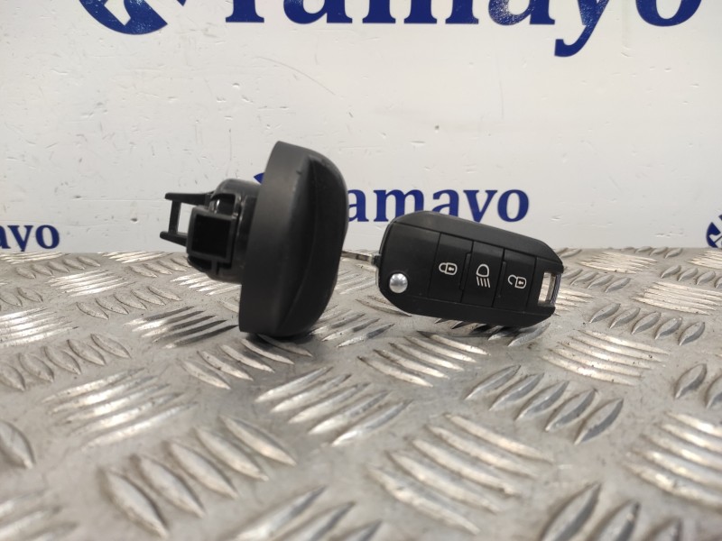 Recambio de tapon combustible para peugeot 2008 (--.2013) 1.2 12v e-thp / puretech referencia OEM IAM   