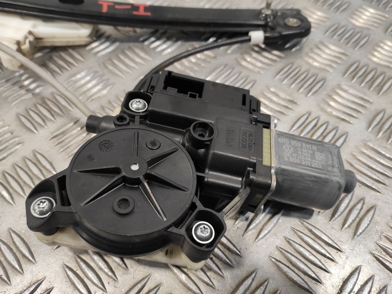 Recambio de elevalunas trasero izquierdo para volkswagen polo (6c1) 1.0 referencia OEM IAM 6R0959811N 0130822532 S850311253