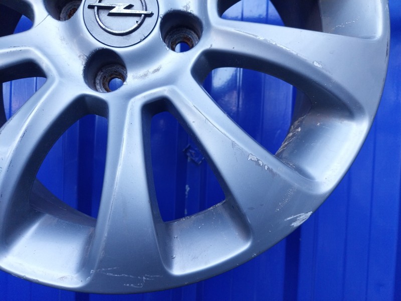Recambio de llanta para opel corsa d referencia OEM IAM 0P052  