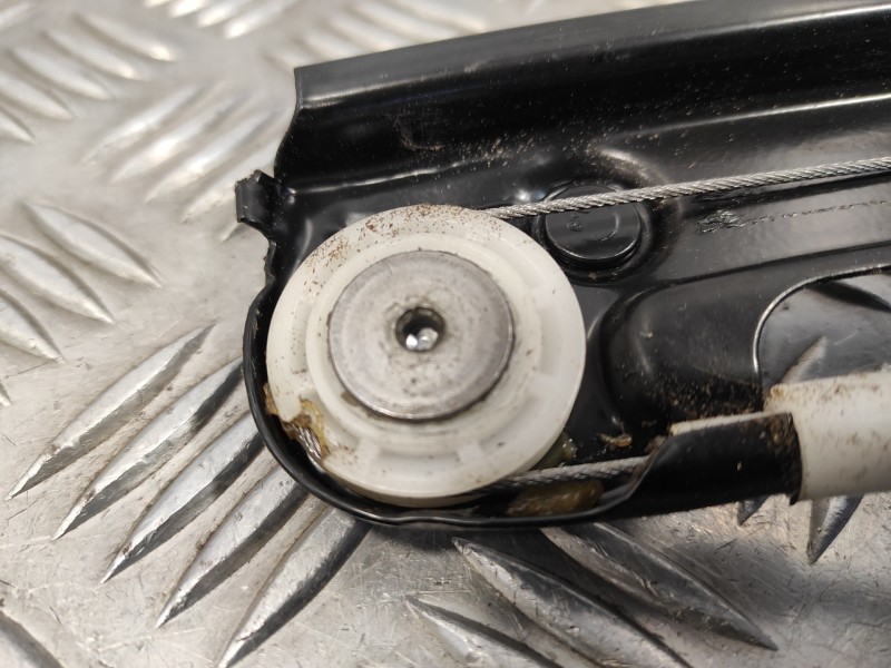 Recambio de elevalunas trasero izquierdo para volkswagen polo (6c1) 1.0 referencia OEM IAM 6R0959811N 0130822532 S850311253