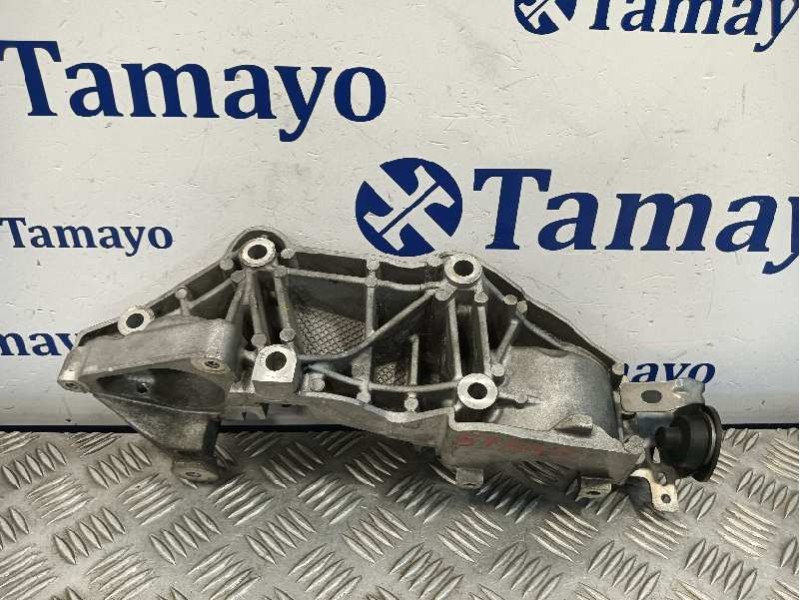 Recambio de soporte alternador para nissan qashqai (j10) 2.0 dci turbodiesel cat referencia OEM IAM 8200527320  