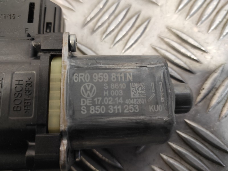 Recambio de elevalunas trasero izquierdo para volkswagen polo (6c1) 1.0 referencia OEM IAM 6R0959811N 0130822532 S850311253