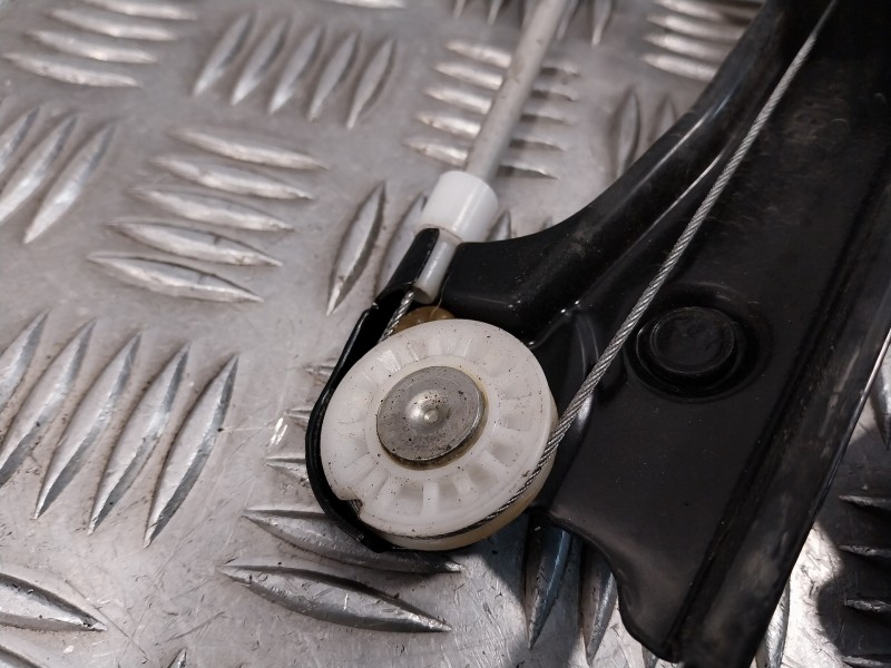 Recambio de elevalunas delantero izquierdo para volkswagen polo (6c1) 1.0 referencia OEM IAM 6R0959801AT 0130822531 S850311238A