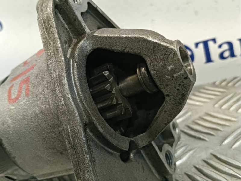 Recambio de motor arranque para renault captur referencia OEM IAM 233001073R  0001136008
