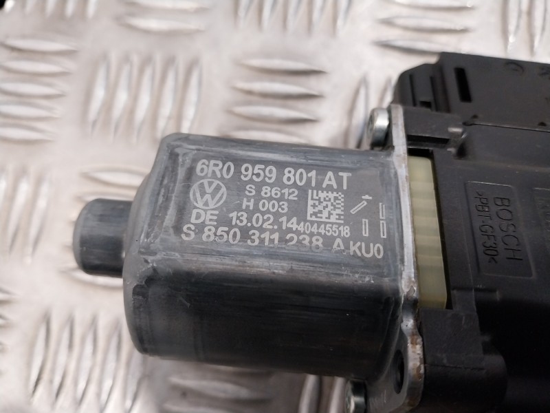 Recambio de elevalunas delantero izquierdo para volkswagen polo (6c1) 1.0 referencia OEM IAM 6R0959801AT 0130822531 S850311238A