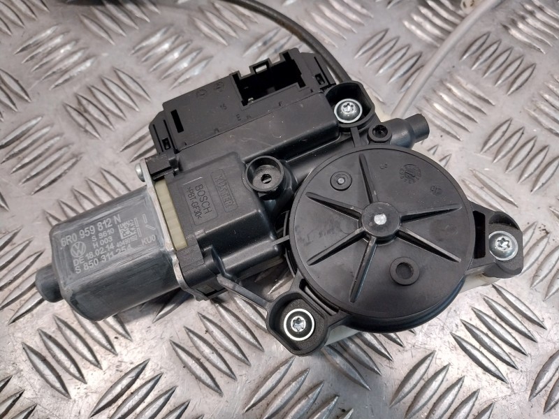 Recambio de elevalunas trasero derecho para volkswagen polo (6c1) 1.0 referencia OEM IAM 6R0959812N 0130822533 S850311254