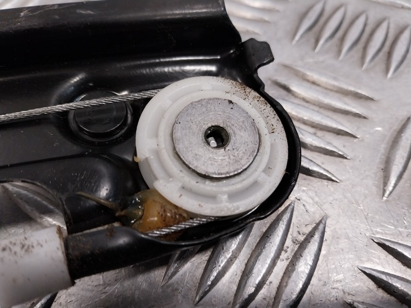 Recambio de elevalunas trasero derecho para volkswagen polo (6c1) 1.0 referencia OEM IAM 6R0959812N 0130822533 S850311254