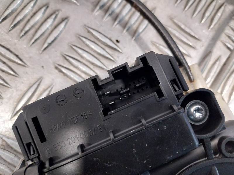 Recambio de elevalunas trasero derecho para volkswagen polo (6c1) 1.0 referencia OEM IAM 6R0959812N 0130822533 S850311254