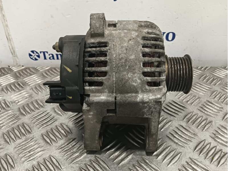 Recambio de alternador para renault megane ii berlina 5p dynamique referencia OEM IAM 8200290215  