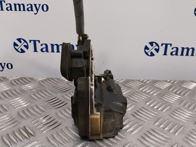 Recambio de cerradura puerta delantera derecha para skoda rapid 1.6 tdi dpf referencia OEM IAM 5E1837016A  