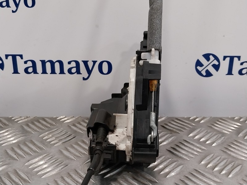 Recambio de cerradura puerta delantera derecha para skoda rapid 1.6 tdi dpf referencia OEM IAM 5E1837016A  