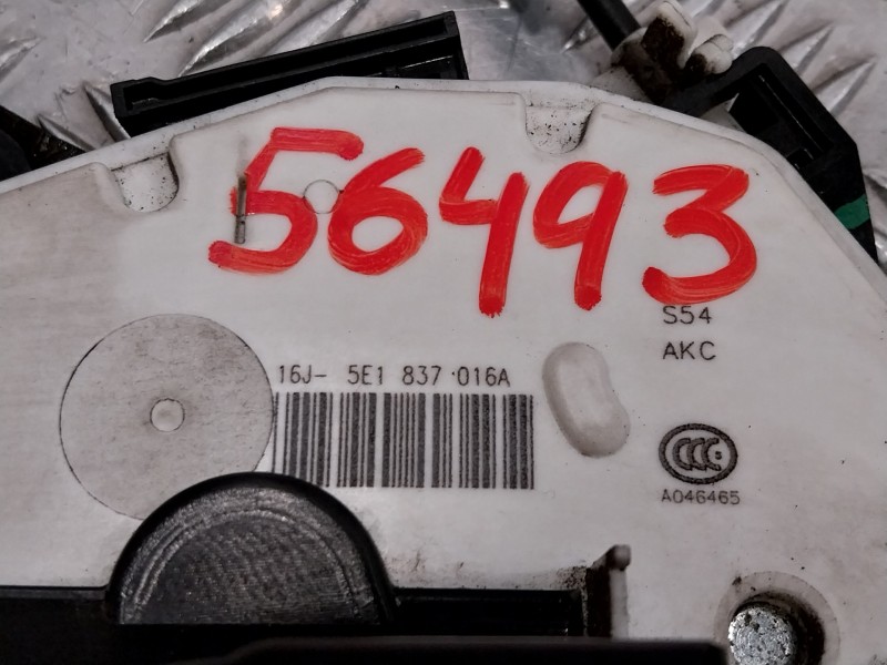 Recambio de cerradura puerta delantera derecha para skoda rapid 1.6 tdi dpf referencia OEM IAM 5E1837016A  