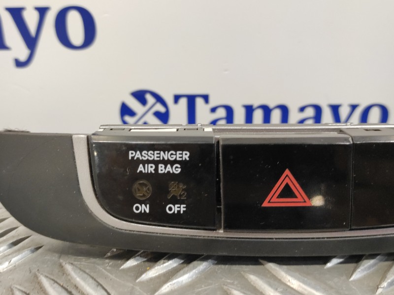 Recambio de interruptor warning para hyundai ix35 1.7 crdi cat referencia OEM IAM 847402S350TAN  937902S000BLH