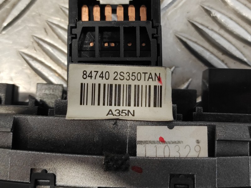 Recambio de interruptor warning para hyundai ix35 1.7 crdi cat referencia OEM IAM 847402S350TAN  937902S000BLH