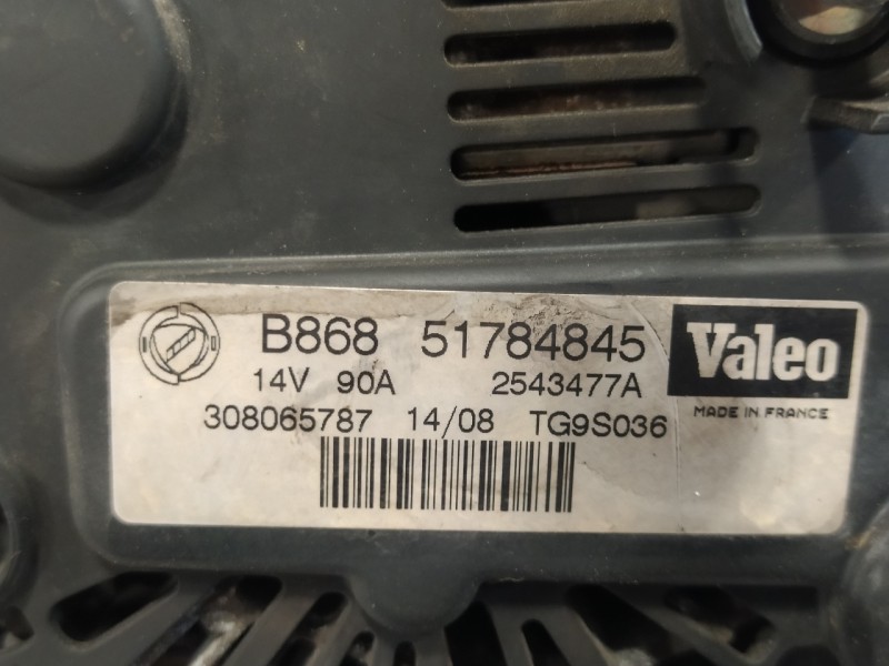 Recambio de alternador para fiat panda (169) 1.3 jtd cat referencia OEM IAM 51784845 2543477A B86851784845