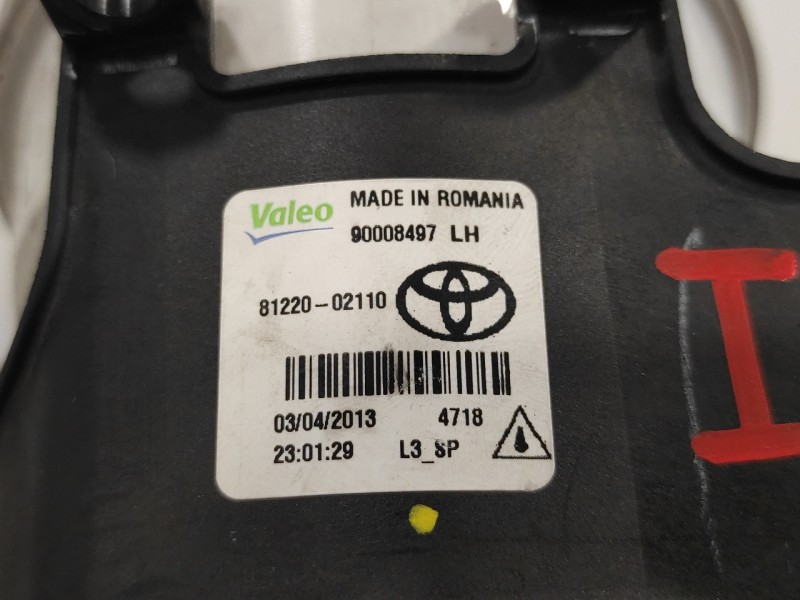 Recambio de faro antiniebla izquierdo para toyota auris 1.4 turbodiesel cat referencia OEM IAM 90008497LH  8122002110