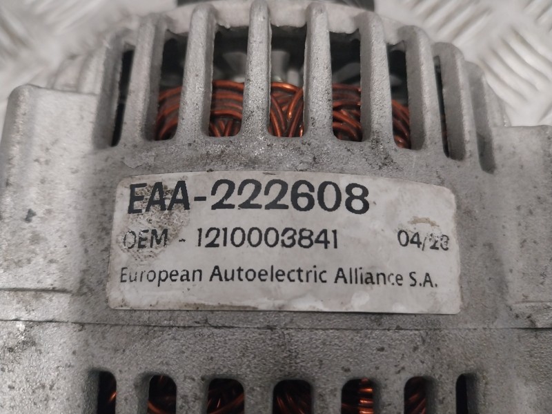 Recambio de alternador para chrysler jeep cherokee (kj) referencia OEM IAM 1210003841  EAA222608