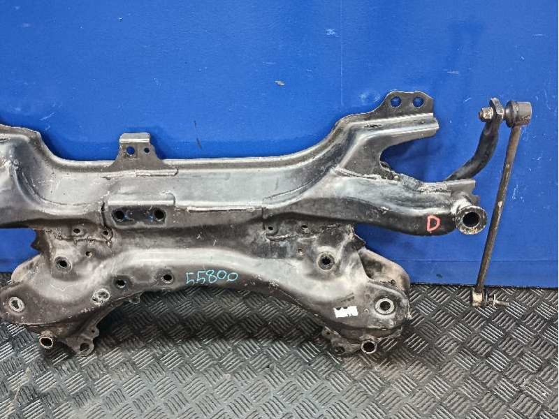 Recambio de puente delantero para toyota auris 1.6 16v cat referencia OEM IAM 5120102101  