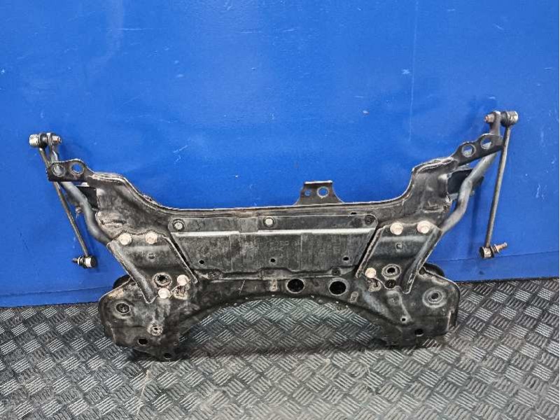 Recambio de puente delantero para toyota auris 1.6 16v cat referencia OEM IAM 5120102101  