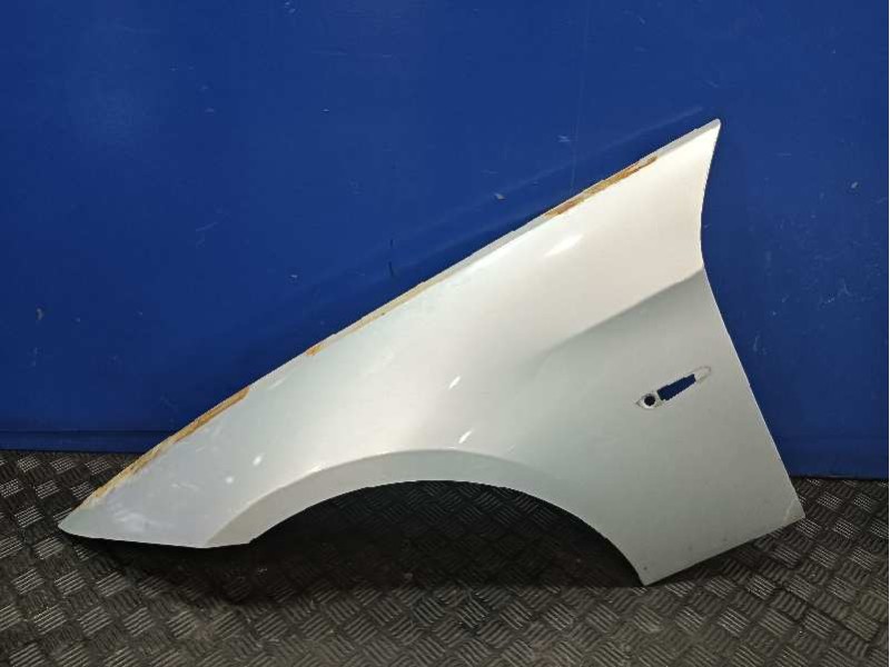 Recambio de aleta delantera izquierda para bmw serie 3 berlina (e90) referencia OEM IAM   