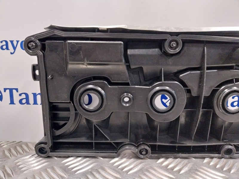 Recambio de tapa balancines para skoda rapid 1.6 tdi dpf referencia OEM IAM 33104285  