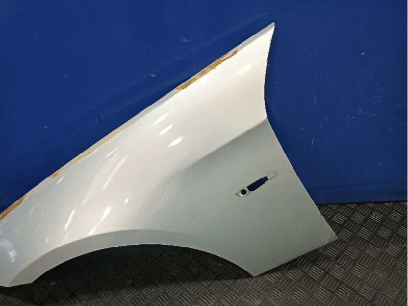 Recambio de aleta delantera izquierda para bmw serie 3 berlina (e90) referencia OEM IAM   