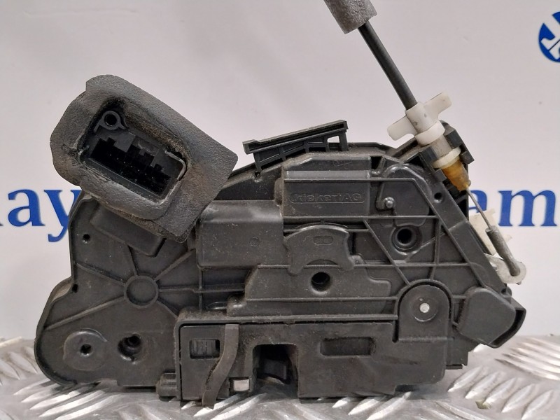 Recambio de cerradura puerta delantera izquierda para skoda rapid 1.6 tdi dpf referencia OEM IAM 5E1837015A  