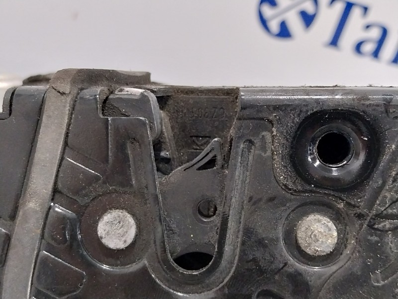 Recambio de cerradura puerta delantera izquierda para skoda rapid 1.6 tdi dpf referencia OEM IAM 5E1837015A  