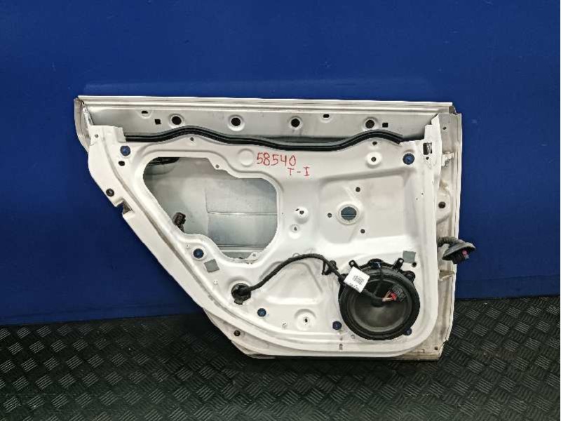 Recambio de puerta trasera izquierda para audi a3 sportback (8p) referencia OEM IAM   
