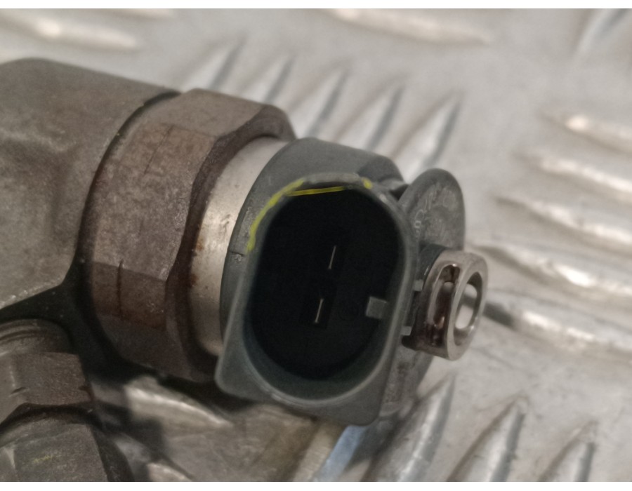 Recambio de inyector para mercedes-benz clase b (w245) 2.0 cdi cat referencia OEM IAM A6400700787  0445110167