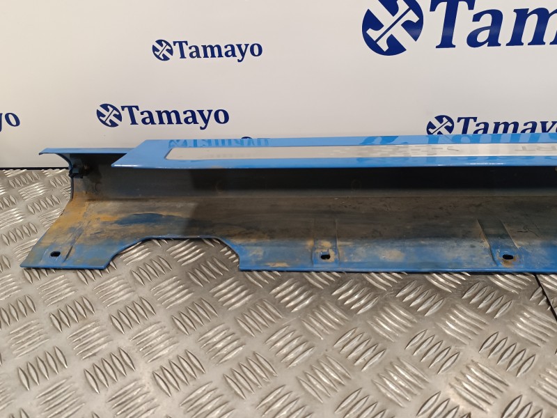 Recambio de spoiler talonera derecha para renault clio iii 2.0 16v cat referencia OEM IAM 8200441785  