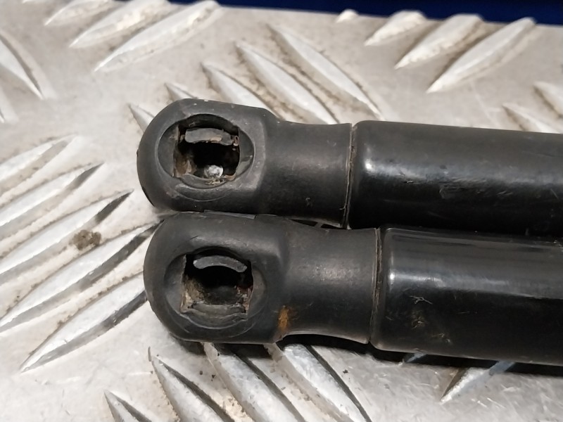 Recambio de amortiguadores maletero / porton para volkswagen polo (6c1) 1.0 referencia OEM IAM 6R6827550A  