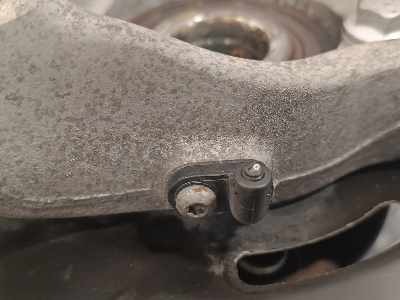 Recambio de mangueta delantera izquierda para opel insignia berlina 2.0 cdti cat referencia OEM IAM   