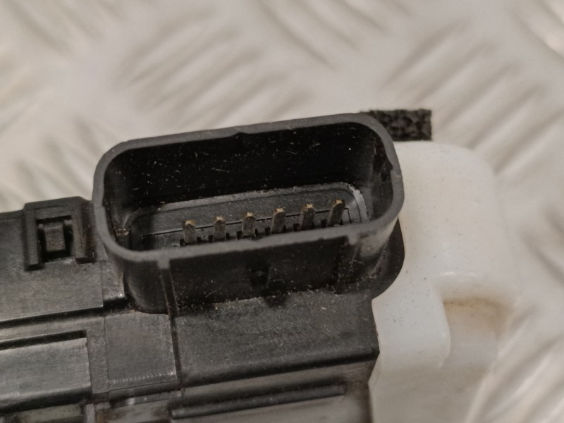 Recambio de cerradura puerta delantera izquierda para hyundai ix35 1.7 crdi cat referencia OEM IAM 813102Y000  