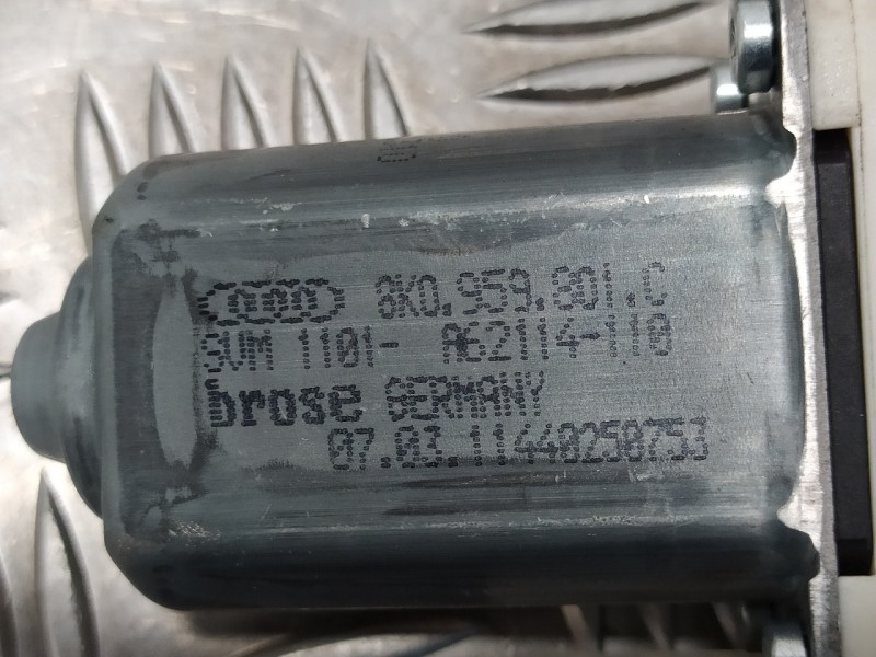Recambio de elevalunas delantero izquierdo para audi a1 (8x) 1.2 16v tfsi referencia OEM IAM 8K0959801C  8X3837461