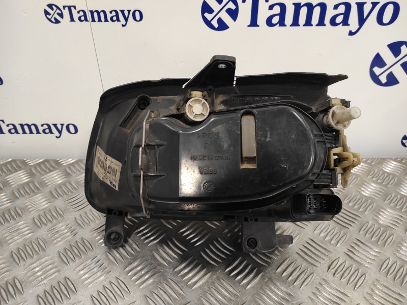 Recambio de faro derecho para volkswagen polo berlina (6n2) 1.4 referencia OEM IAM 6N1941016AD  