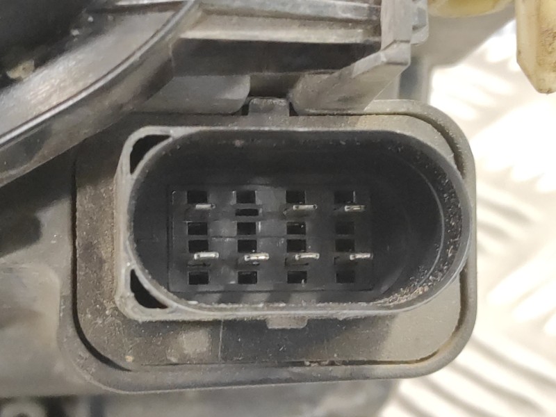 Recambio de faro derecho para volkswagen polo berlina (6n2) 1.4 referencia OEM IAM 6N1941016AD  
