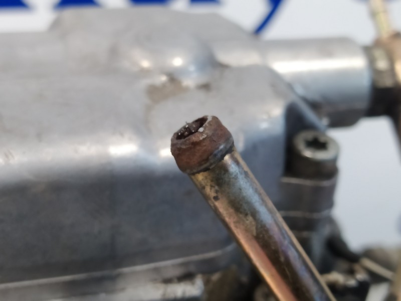 Recambio de bomba inyeccion para chrysler voyager (gs) 2.5 turbodiesel referencia OEM IAM 0460404963  